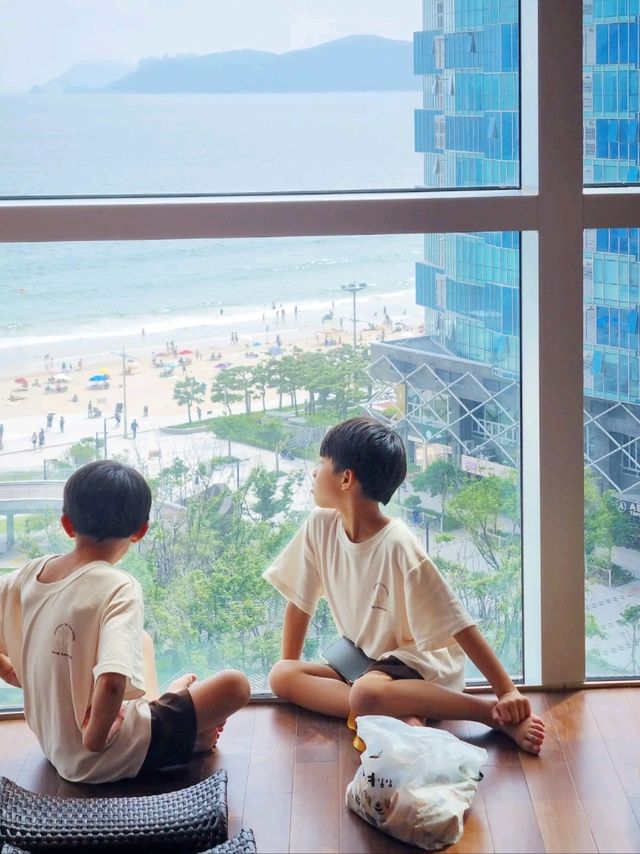 통창으로 해운대 바다를 볼 수 있는 초신상 찜질방