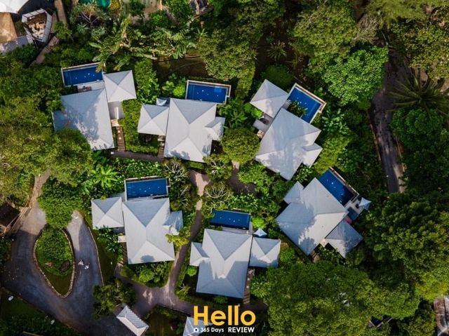 Moracea Khaolak Resort ที่พักสวยริมทะเล