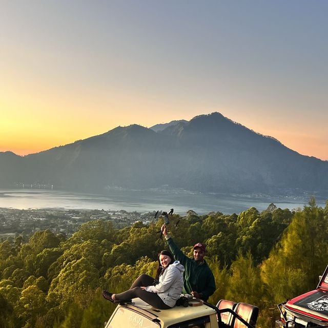 巴里島火山爆發後的黑砂岩～