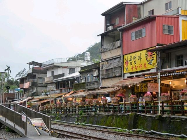 Sky Wishes - Releasing Lanterns at Shifen