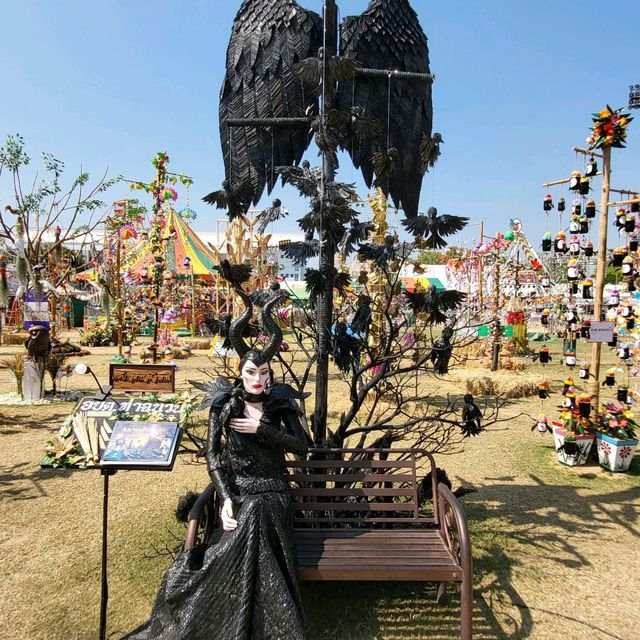 เที่ยวชมหุ่นฟางนกที่สวยเหมือนนกจริง 