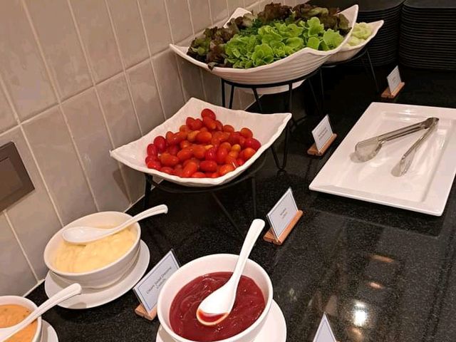 Holiday Inn Express & Suite Bangkok Central Pier 
