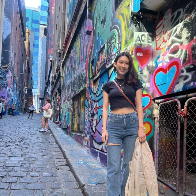 澳洲墨爾本市區特色景點|繽紛的塗鴉巷 Hosier Lane