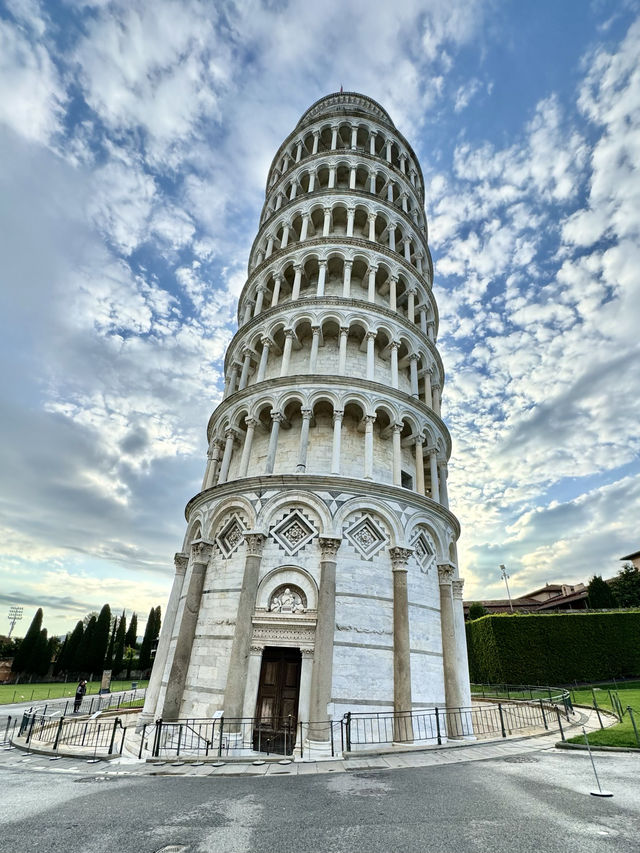 🌇The Magic Sunrise at the Leaning Tower