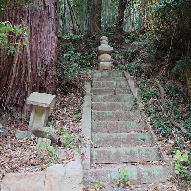 小野小町の墓（石造五輪塔）
