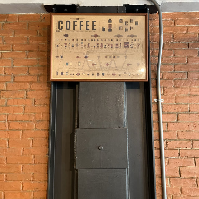 방콕에서 느끼는 커피 전문 bar Y'est works coffee bar