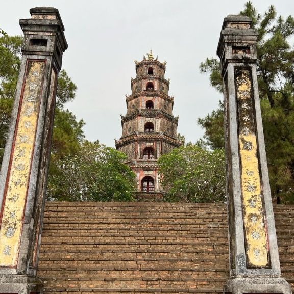 A Soulful Experience at Thien Mu Pagoda
