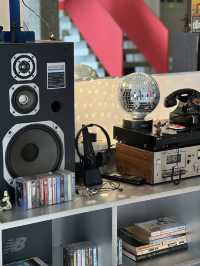 Cafe for the Coffee & Vinyl Lovers 📻
