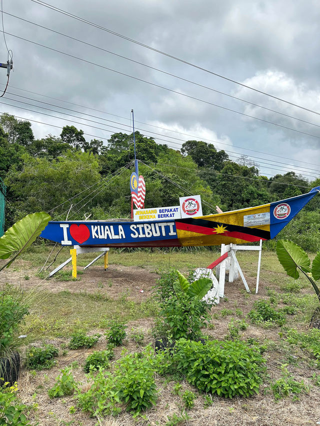 Niah; Eat Local Food While Enjoying The Sea