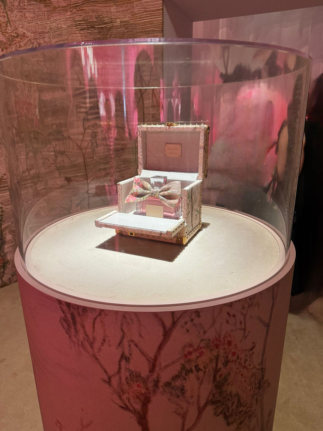 〜東京都〜女子必見！可愛すぎるディオール展✨期間限定予約方法も見てね！