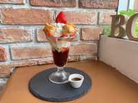 【福岡カフェ】海を眺めながら美味しいパフェとコーヒーを楽しめる