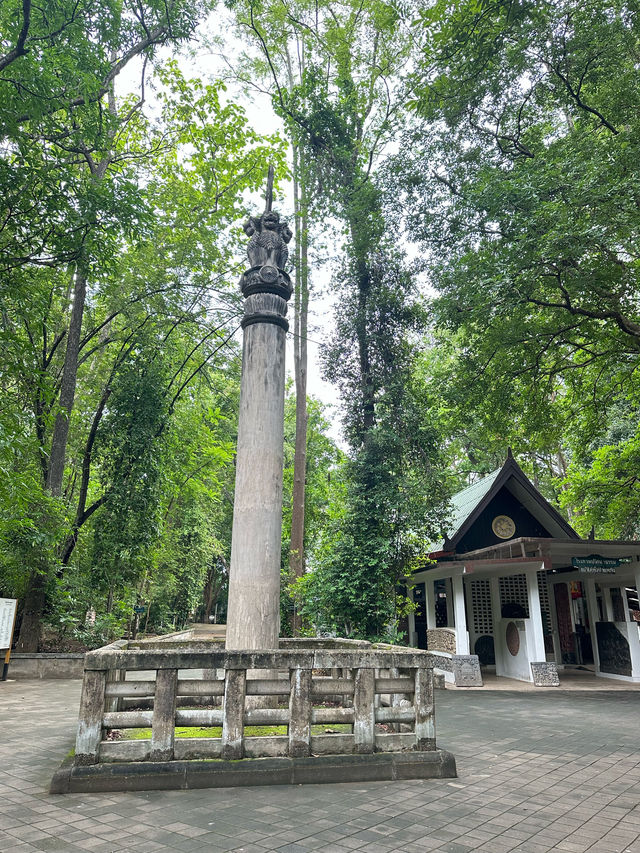 📍วัดอุโมงค์ ไหว้ขอพรวัดโบราณสวยงามด้วยธรรมชาติ