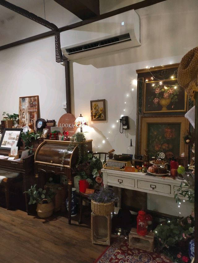 Hidden Gem: Looka Tearoom