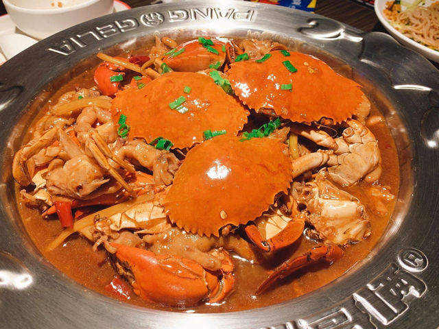 「胖哥倆肉蟹煲」珠海首店：人氣爆棚，味道鮮美！