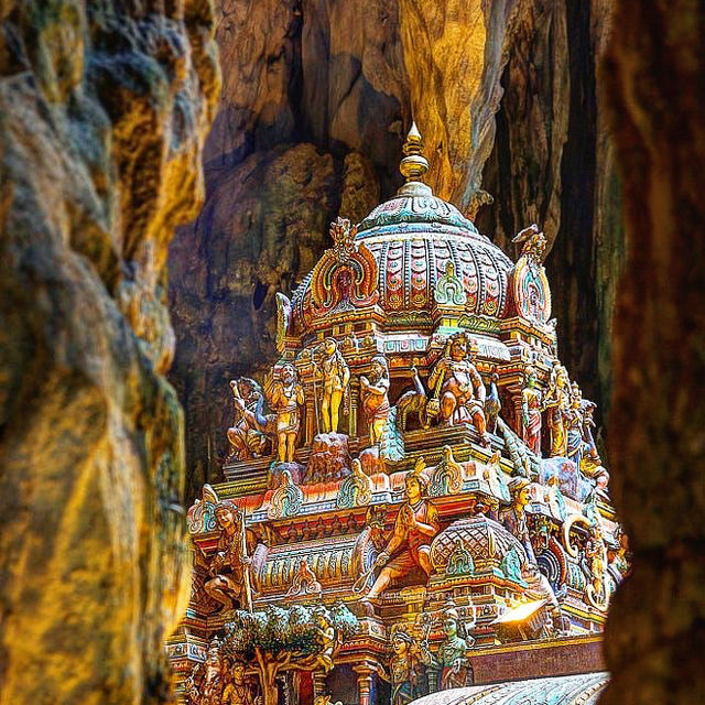 🇲🇾 Ascend to Awe-Inspiring Views at Batu Caves Temple