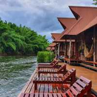 ล่องแพเมืองกาญ