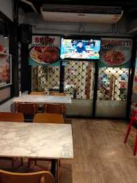 ร้านฮังกรีเนิร์ด สเต็ก แอนด์ พาสต้า ราชเทวี