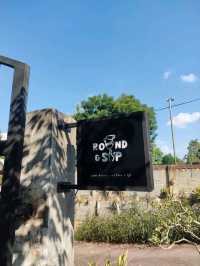 Round and Sip Café 