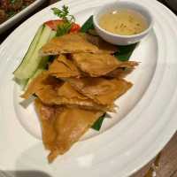 "เกียรตินิยม" ร้านอาหารไทยฟิวชั่น