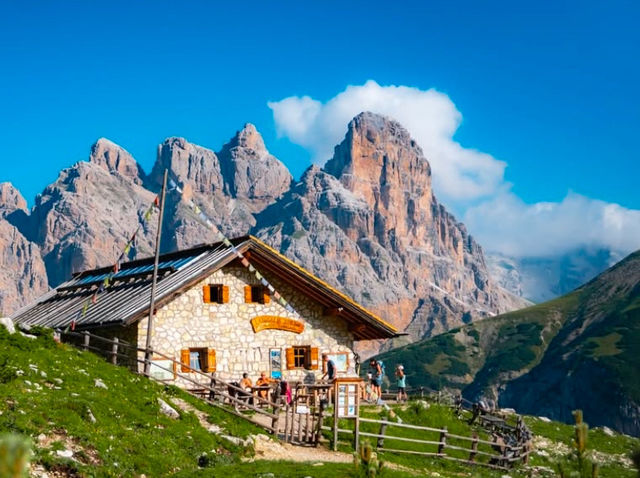 Guide to Exploring the Dolomites: Must-Visit Destinations