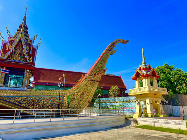 วัดชลอ โบสถ์เรือสุพรรณหงษ์ วัดสวยนนทบุรี