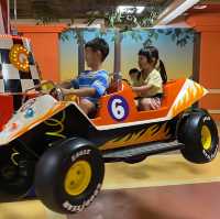 高雄 義大遊樂世界🏴‍☠️ 小小孩全室內遊樂場 雨天也能輕鬆玩！