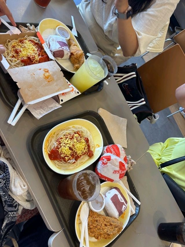 필리핀의 맥도날드 졸리비!