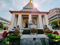 泰國曼谷皇家古跡寺廟景點:Wat Nang Nong，白色莊嚴肅穆建築，適合打卡拍照📸