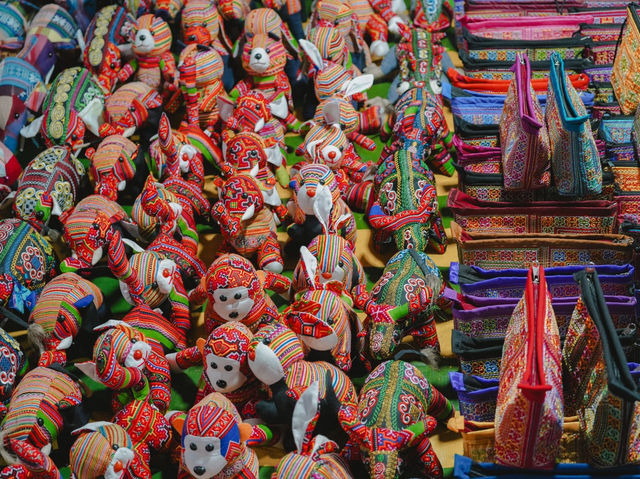 เดินเที่ยวตลาดมืดหลวงพระบาง สปป.ลาว 