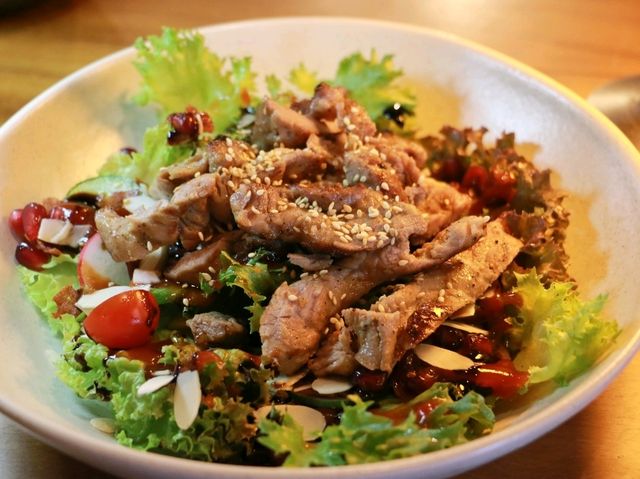 LIN’S Teahouse & Eatery ระยอง