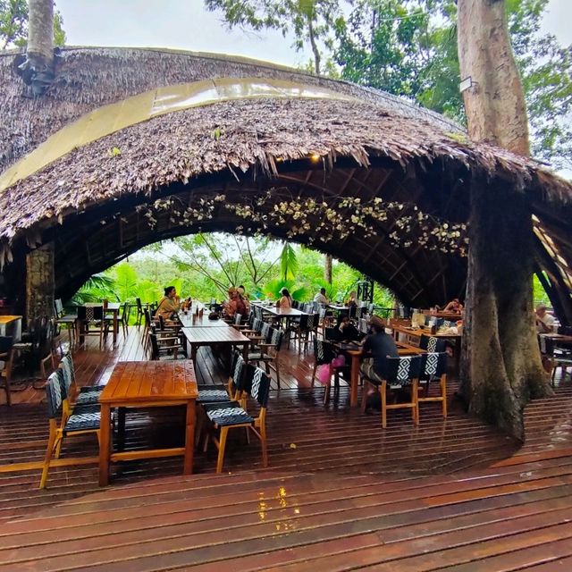 Three Monkeys ร้านอาหารสไตล์บาหลีชื่อดังในภูเก็ต
