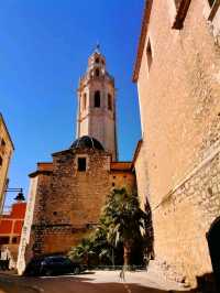Alcalà de Xivert 位於歷史悠久的 El Maestrazgo 土地內，位於卡斯特利翁省北部。