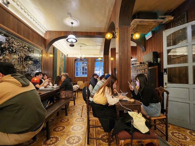 Interesting place for coffee and dessert 