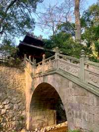 Tiantong Temple: A Sanctuary of Zen and Splendor