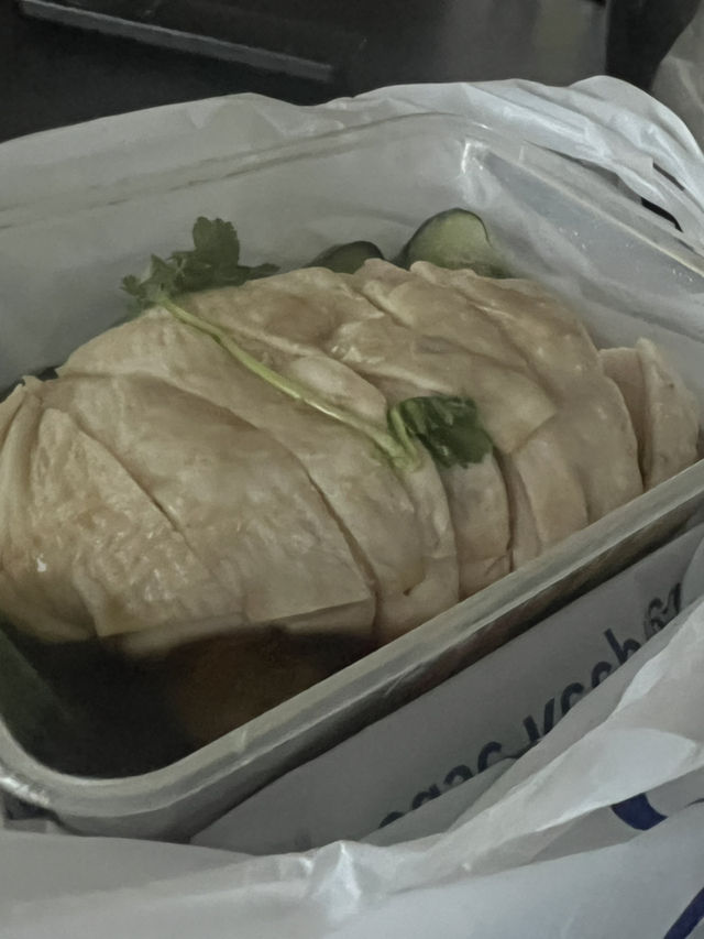 雞王 Gai Wong —— 雞的確係王，叉燒燒肉就一般啦