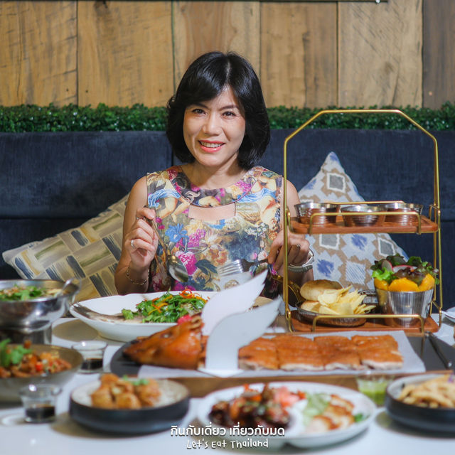 หมูหันหม่อมถนัดแดก 