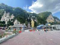 🦚 Monkeys, Murugan & Marble Steps: My Morning at Batu Caves🛕🌄