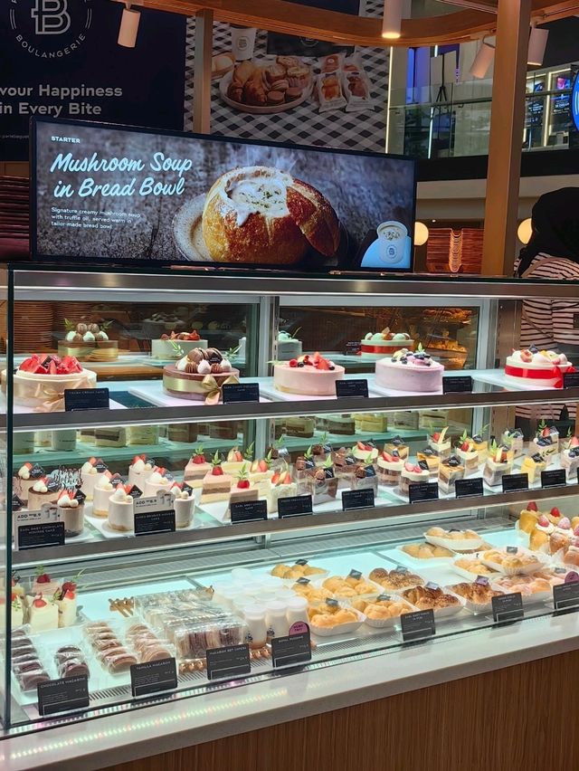 Paris Baguette in Mid Valley Megamall, Great Hangout Spot