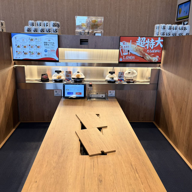 【大阪万博】万博限定！70ヵ国の料理が回る✨ウワサのくら寿司✨