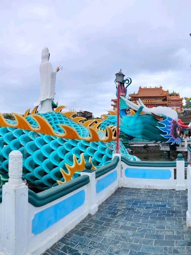 เยี่ยมชมศาลาฤดูใบไม้ผลิและฤดูใบไม้ร่วง