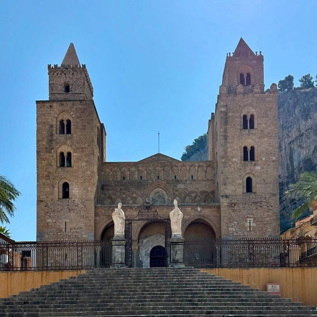 🌊 **Sun, Sand & Sicilian Charm: A Perfect Day at Cefalù Beach!