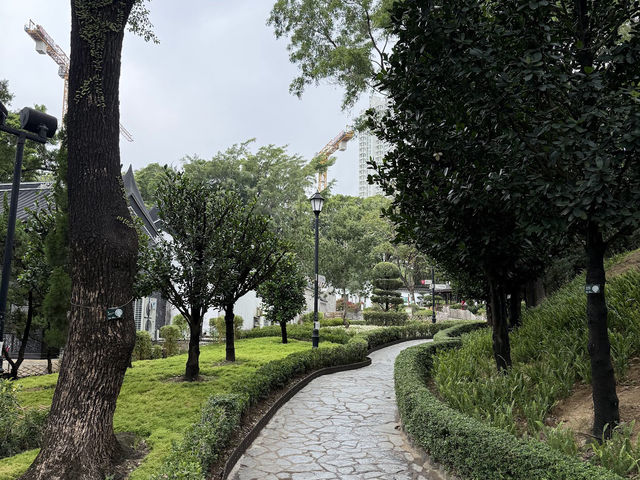 九龍寨城公園 (Kowloon Walled City Park)