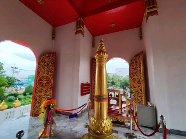 พามาสักการะศาลหลักเมือง จังหวัดสิงห์บุรี