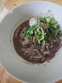 สนใจป่ะ ก๋วยเตี๋ยวเรือ สิงห์บุรี