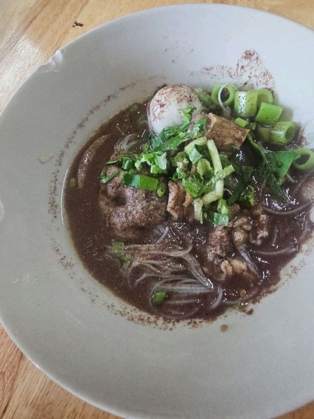 สนใจป่ะ ก๋วยเตี๋ยวเรือ สิงห์บุรี