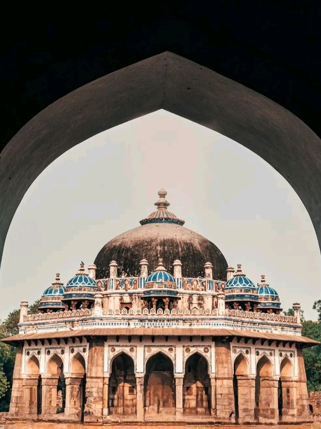 Discovering Isa Khan’s Tomb – A Hidden Mughal-Era Gem in Delhi
