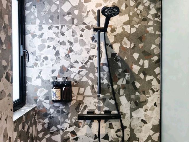 “Urban Pulse: B Hotel’s Chic Stay in the Heart of Petaling Street”