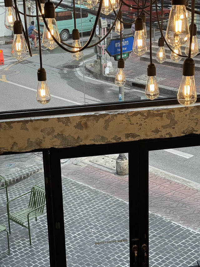 BEANS, Newest specialty coffee in hipster Songwat