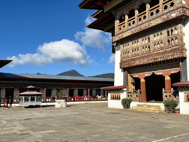 Phobjikha Valley – Blue Skies & Quiet Beauty 