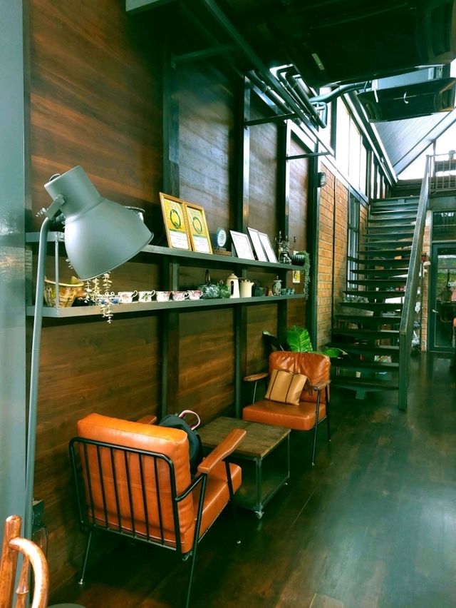 OCCUR Cafe, Trang